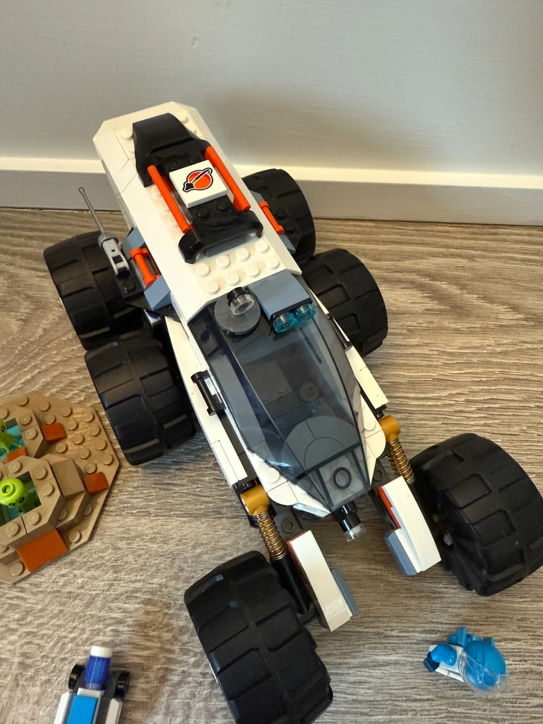 LEGO City Space Explorer Rover and Alien, 60431 - photo 3