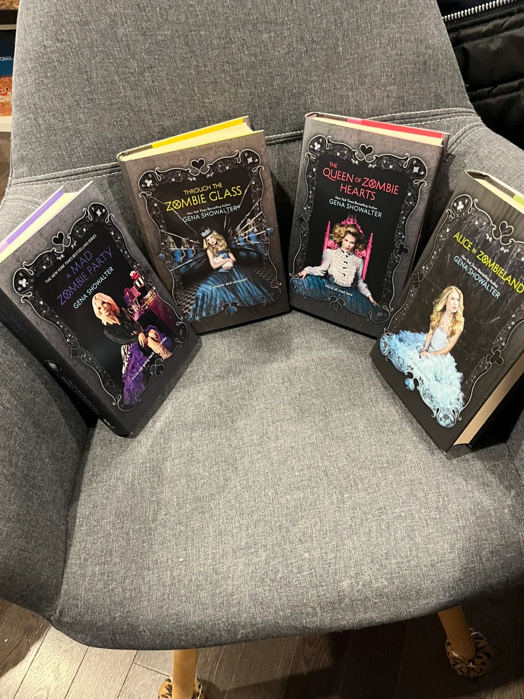 Books for sale image indicator(5)