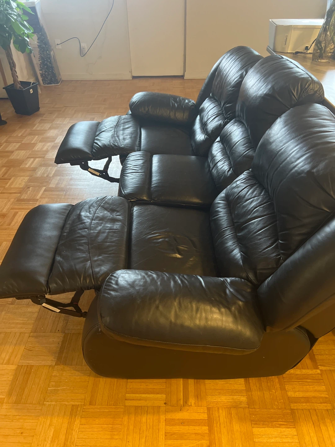 Black Leather Reclining Sofa - photo 2