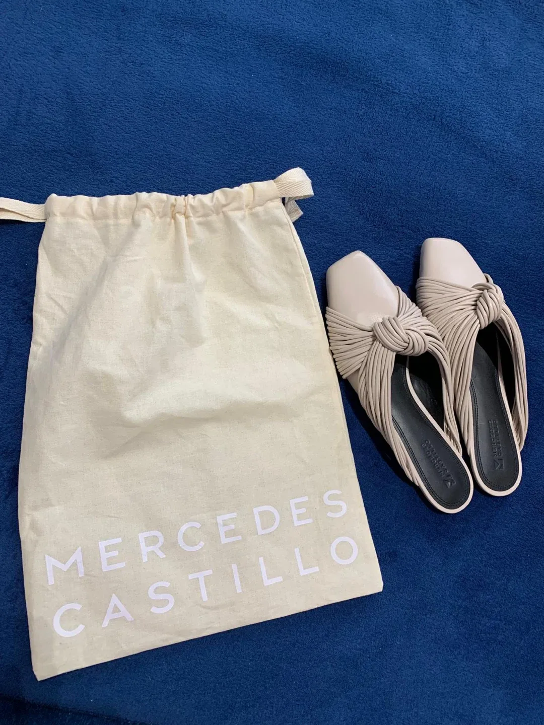 Mercedes Castillo Knot Detail Mules. Size 9. image indicator(2)