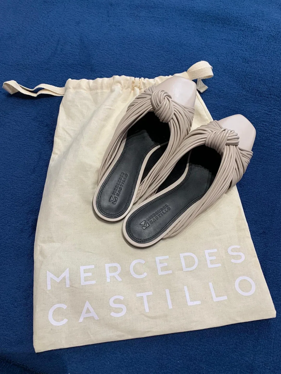 Mercedes Castillo Knot Detail Mules. Size 9. image indicator(6)