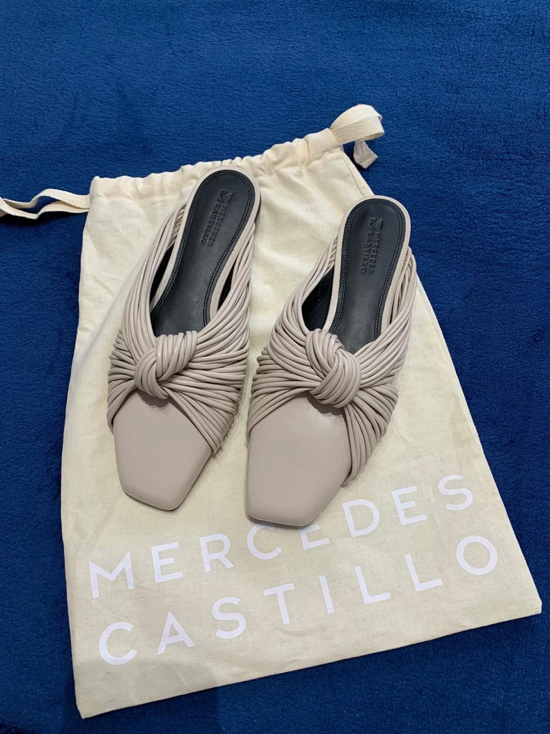 Mercedes Castillo Knot Detail Mules. Size 9.