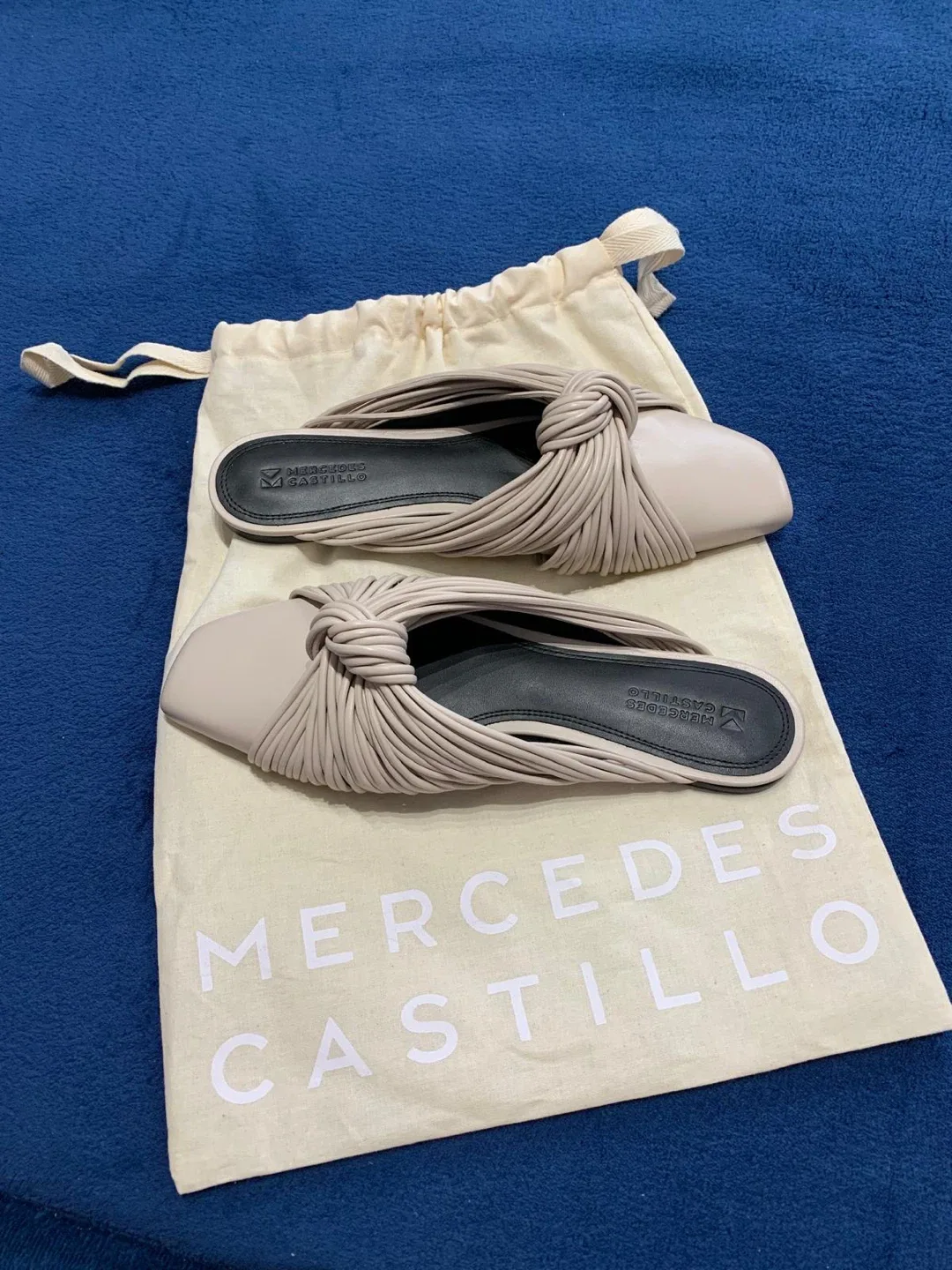 Mercedes Castillo Knot Detail Mules. Size 9. image indicator(3)