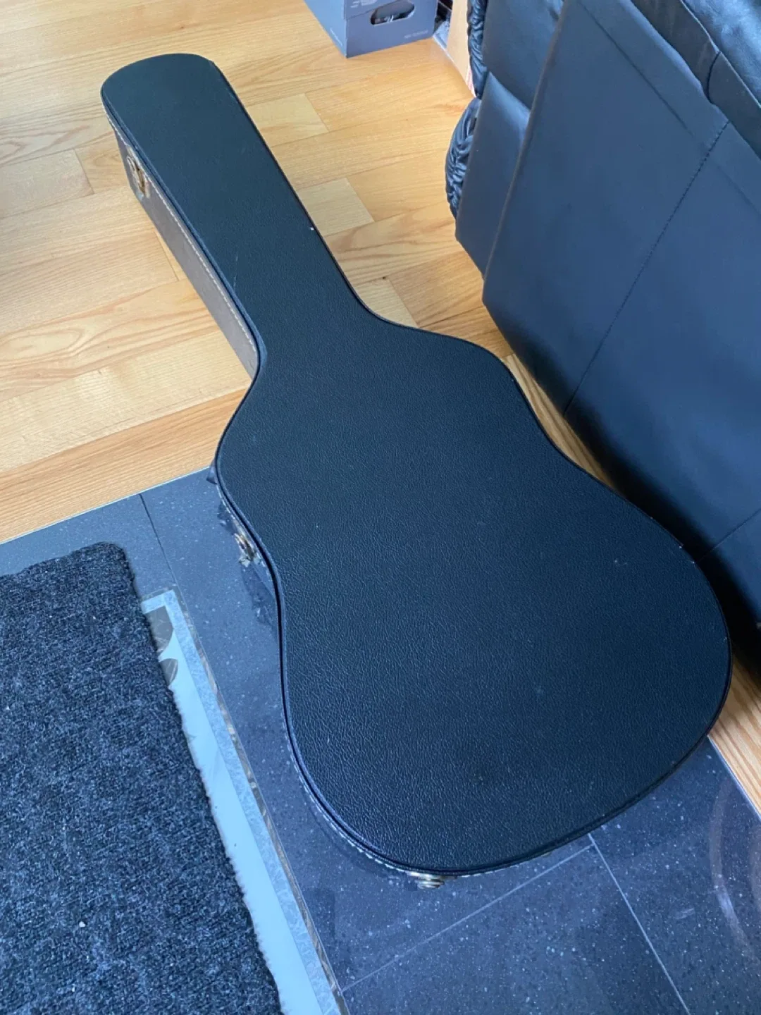Guitar Hard Case - Made in Canada