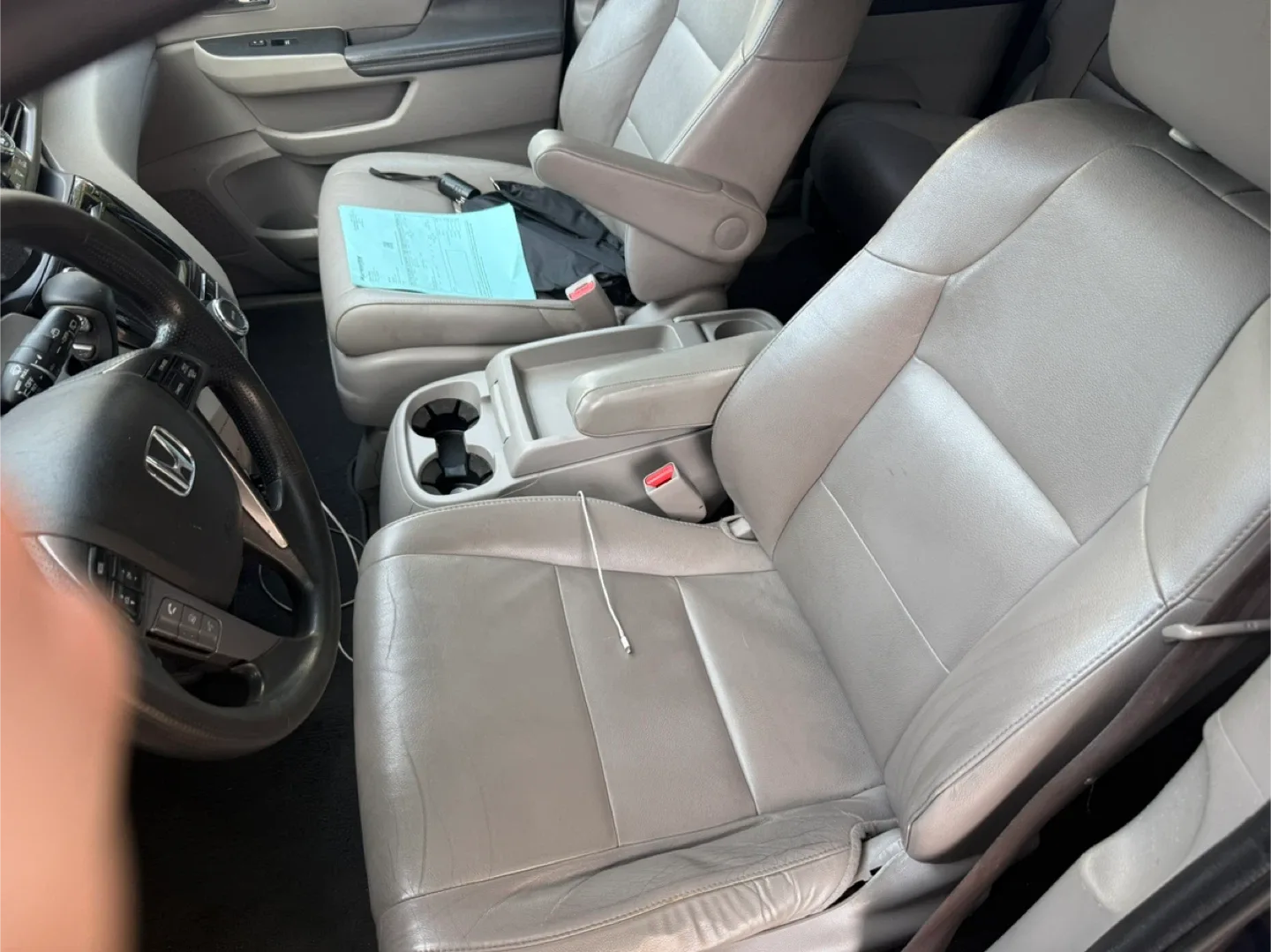 Honda Odyssey Minivan - Great Family Car! image indicator(3)