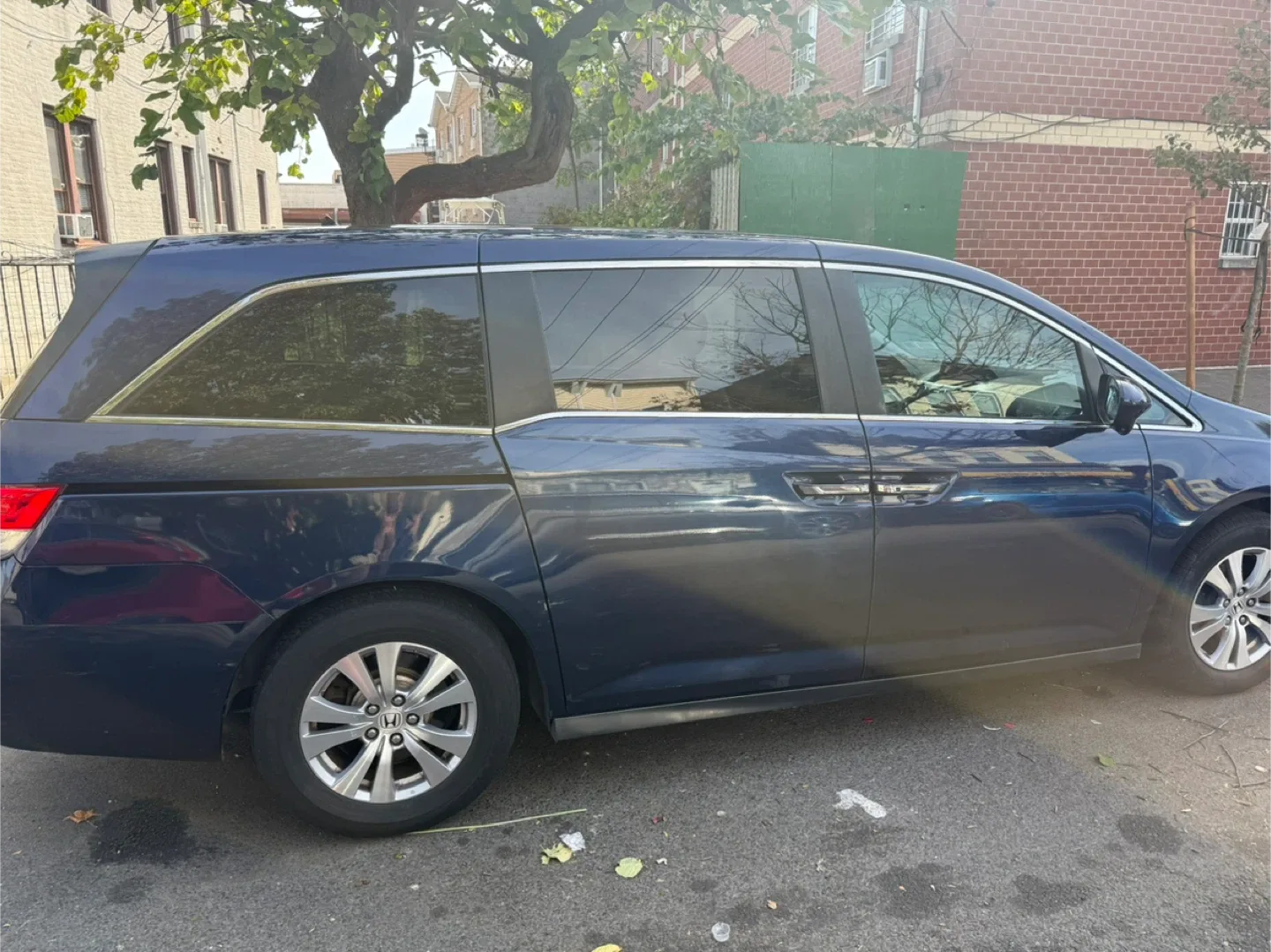 Honda Odyssey Minivan - Great Family Car! image indicator(2)