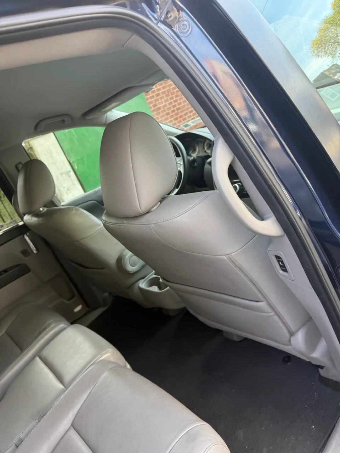 Honda Odyssey Minivan - Great Family Car! image indicator(8)