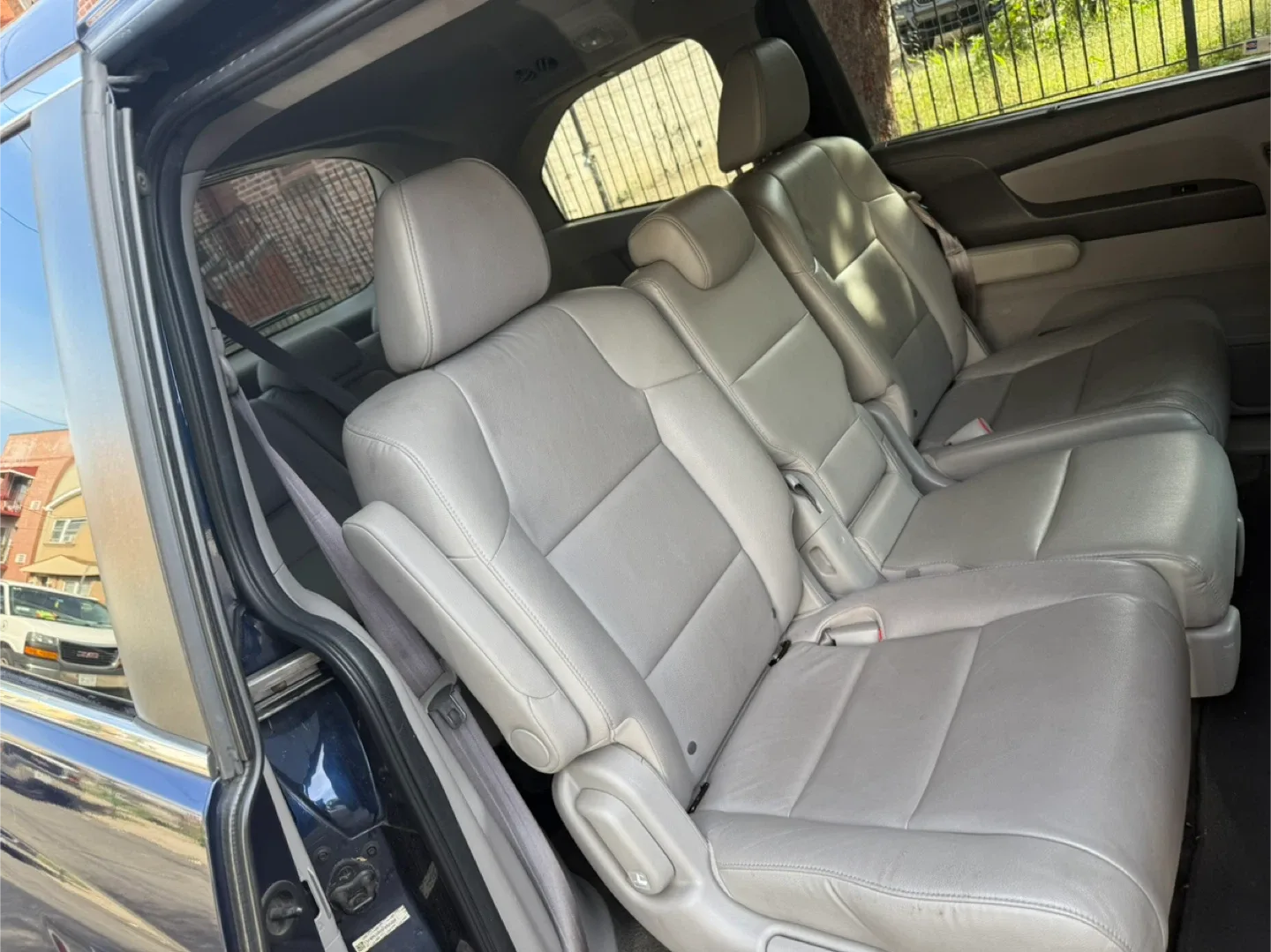 Honda Odyssey Minivan - Great Family Car! image indicator(7)