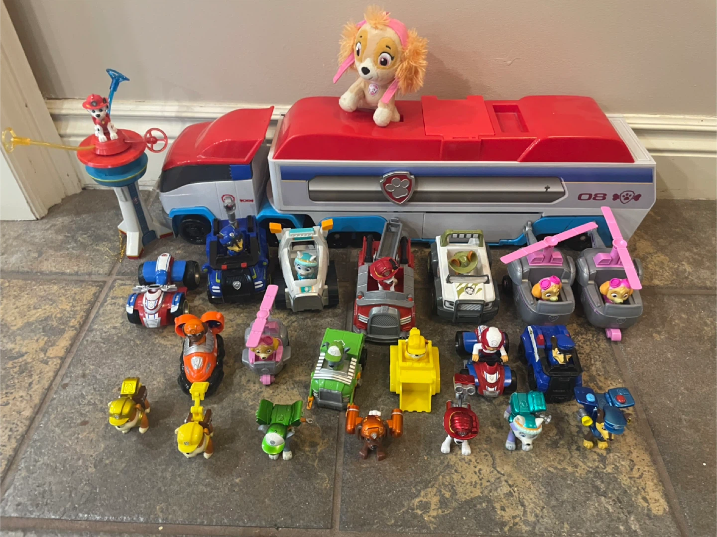 Transforming PAW Patroller team vehicle playset - photo 2