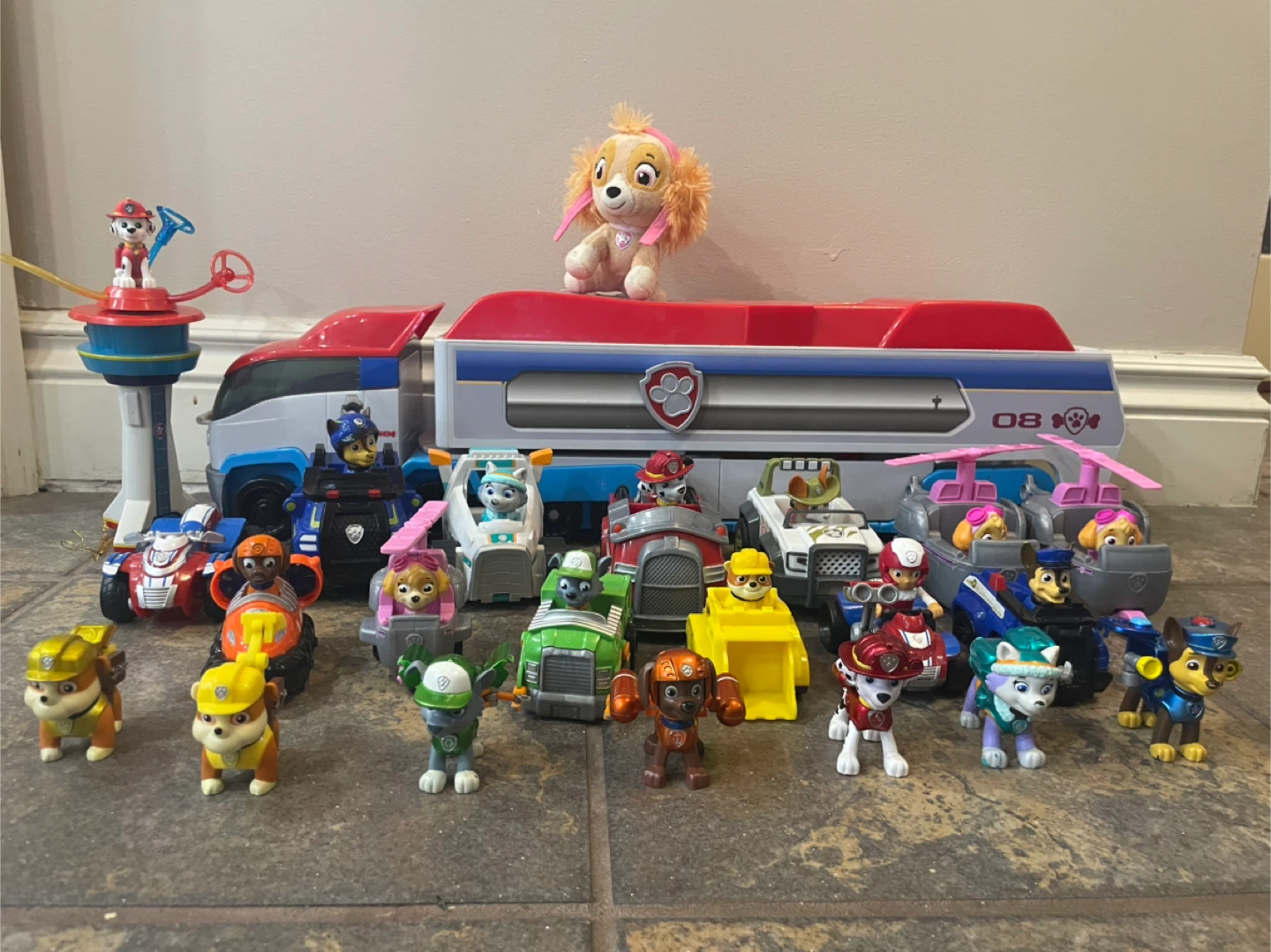 Transforming PAW Patroller team vehicle playset