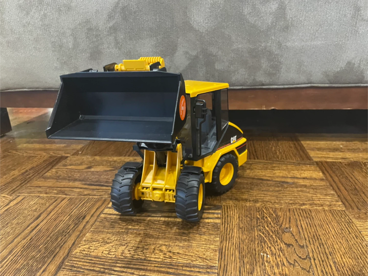CAT Construction Loader Toy - Yellow - photo 2