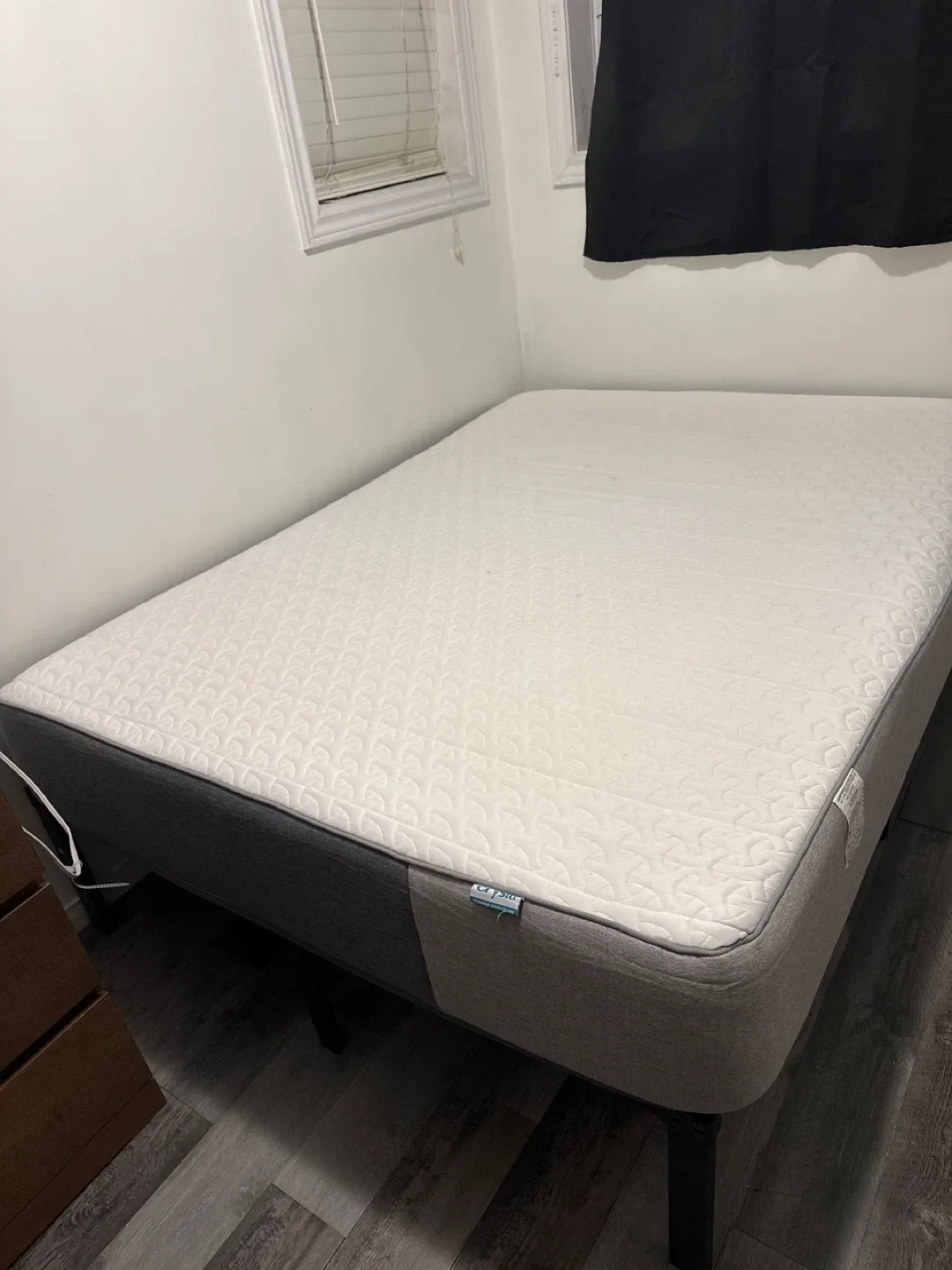 Double size mattress and bed frame image indicator(3)