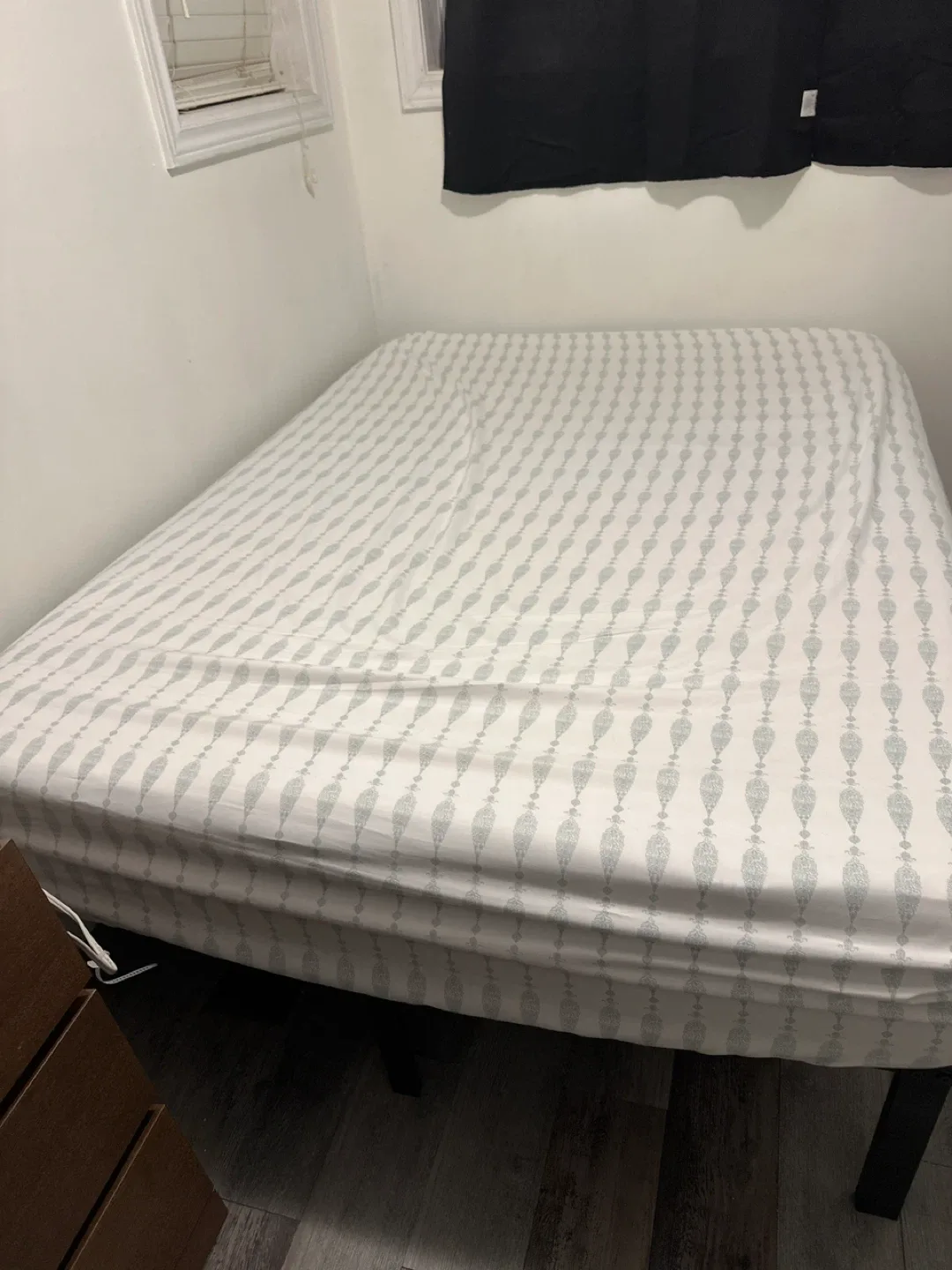 Double size mattress and bed frame image indicator(2)