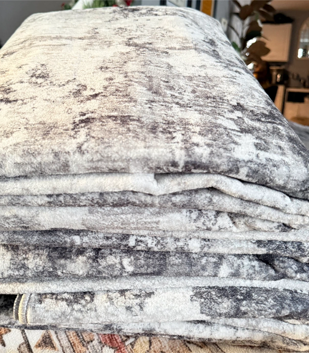 Loomaknoti Rhane Akason Gray Abstract Area Rug 8' x 10'
