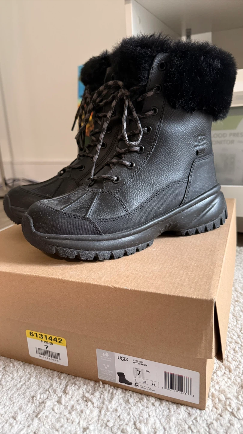 UGG W YOSE Fluff Black Boots - Size 7 - photo 4