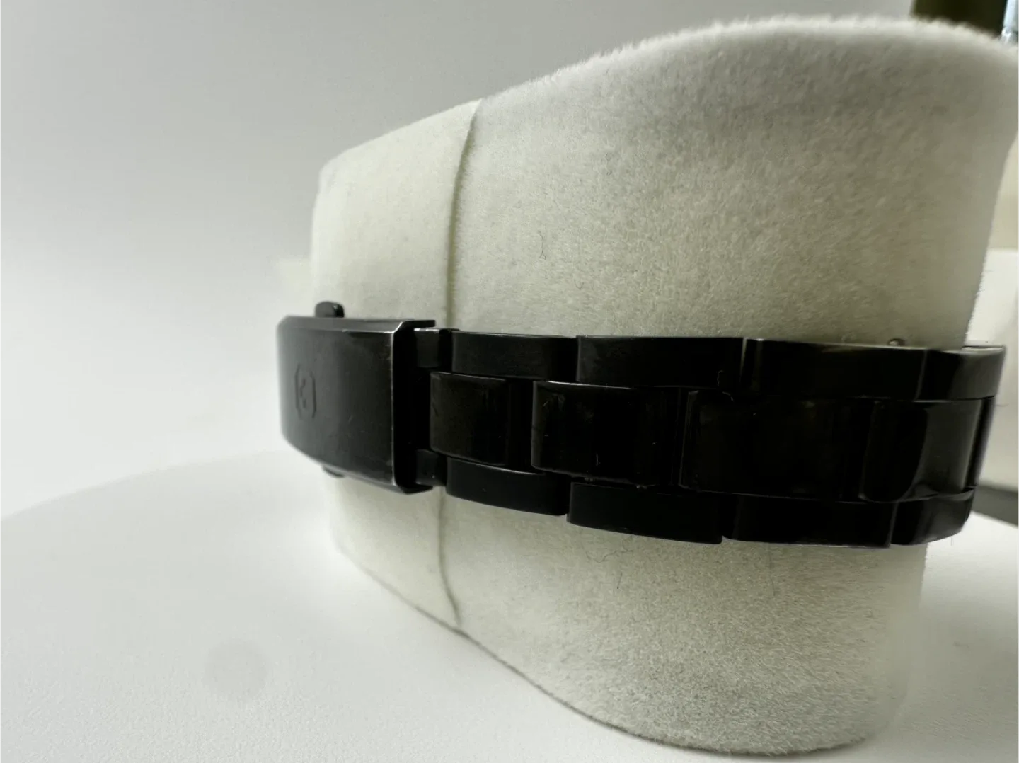 Swiss Military Hanowa Ladies’ Watch – Black & Pink – 10ATM image indicator(3)