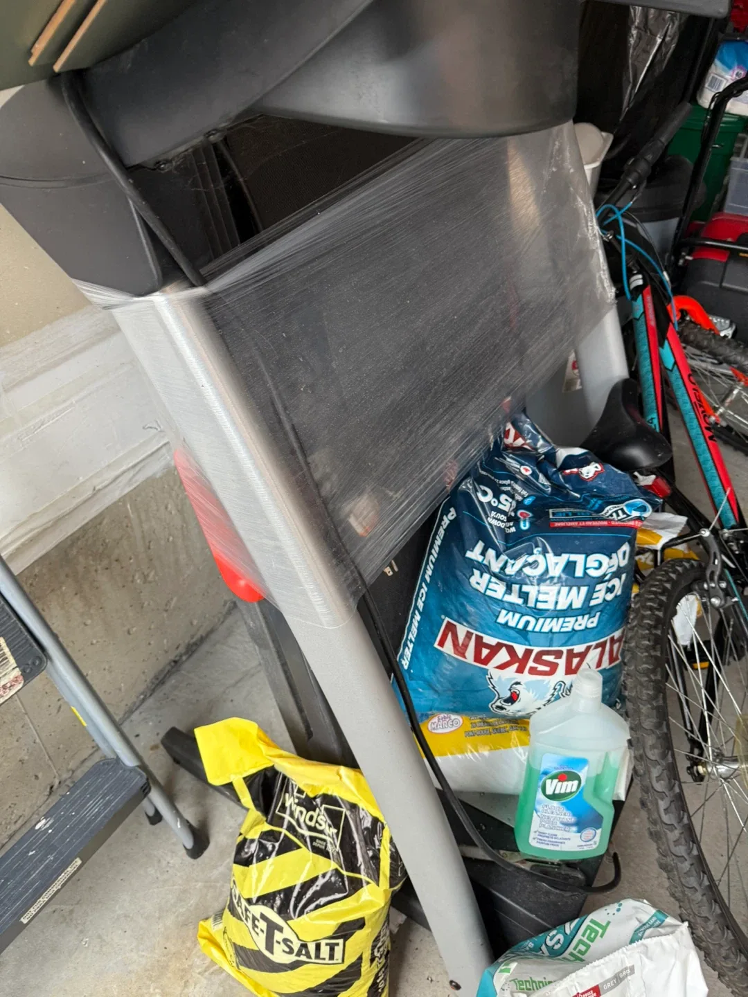 Treadmill for workout