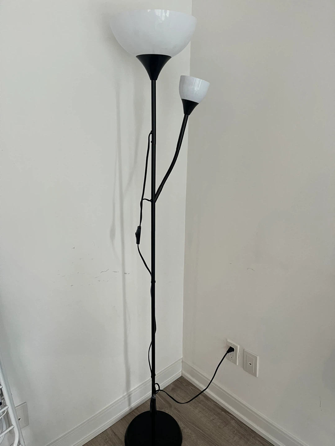 Modern Black & White Floor Lamp
