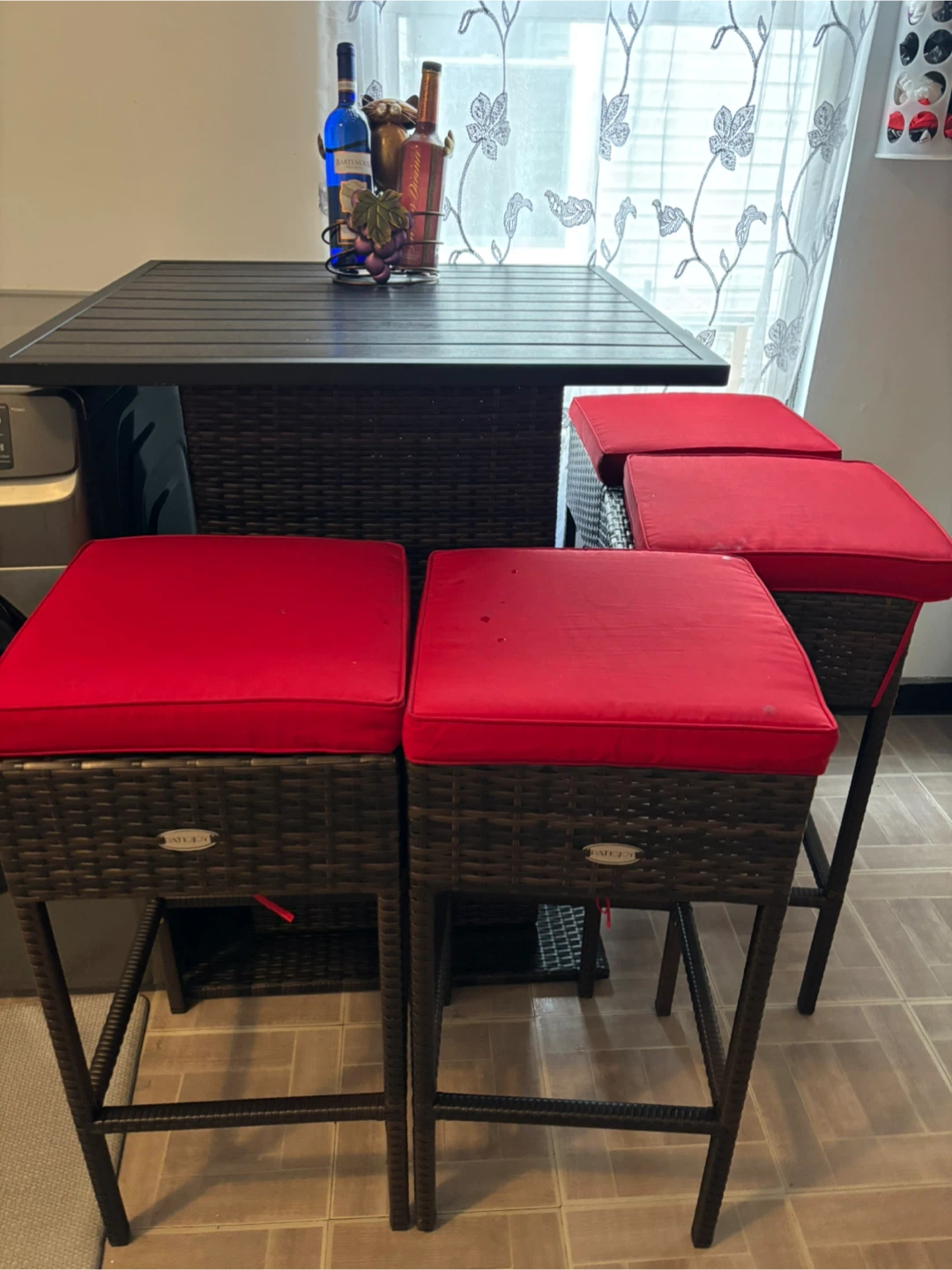 Outdoor Bar Table with 4 Stools - Brown