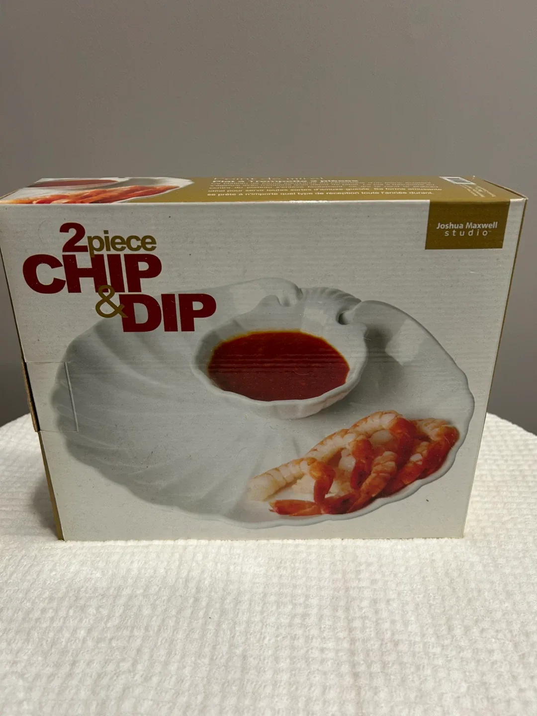 4 pc Entertaining set:  2 Glass plates/2pc Dip set/Ice Bucket image indicator(3)