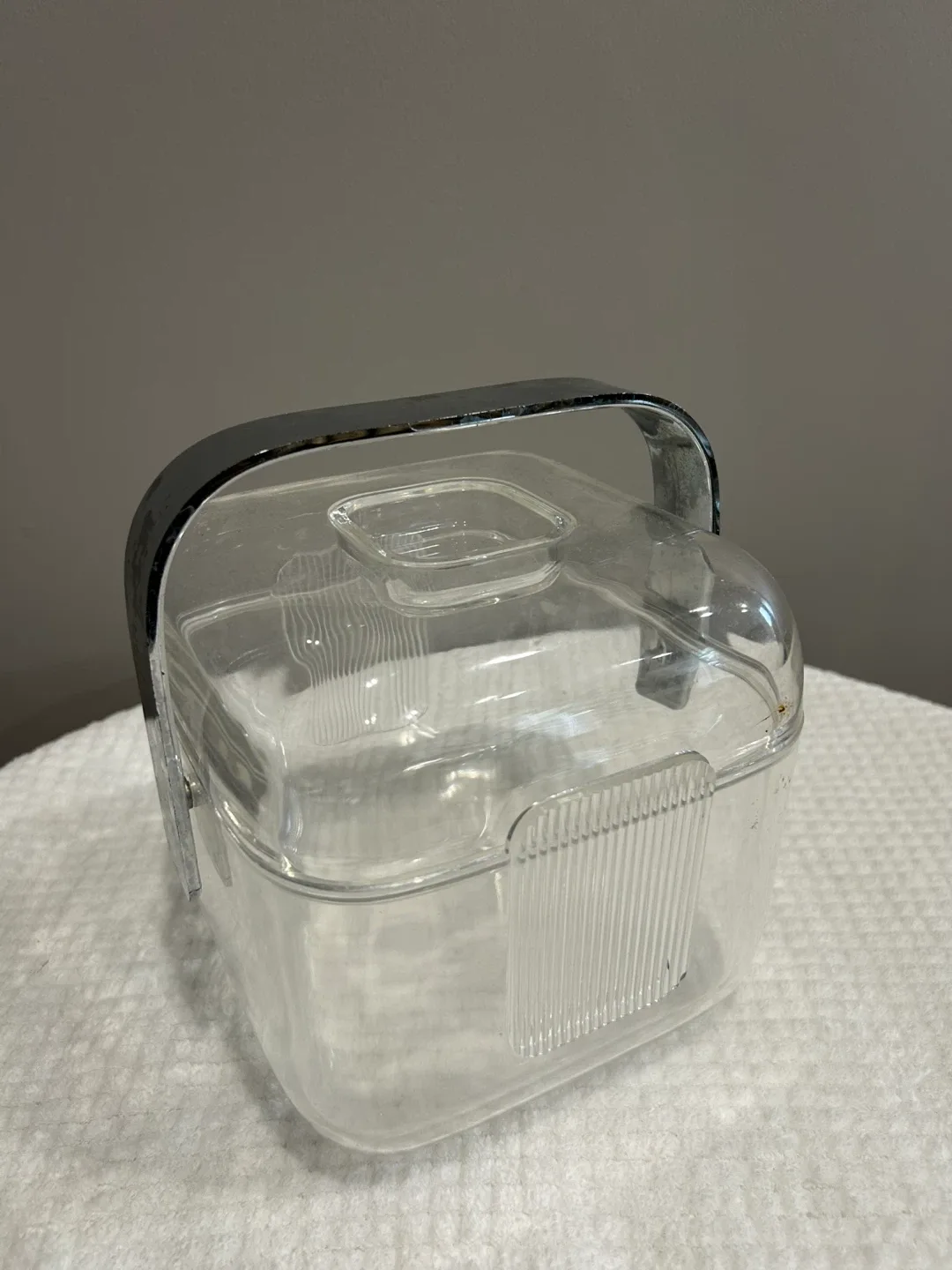 4 pc Entertaining set:  2 Glass plates/2pc Dip set/Ice Bucket image indicator(5)