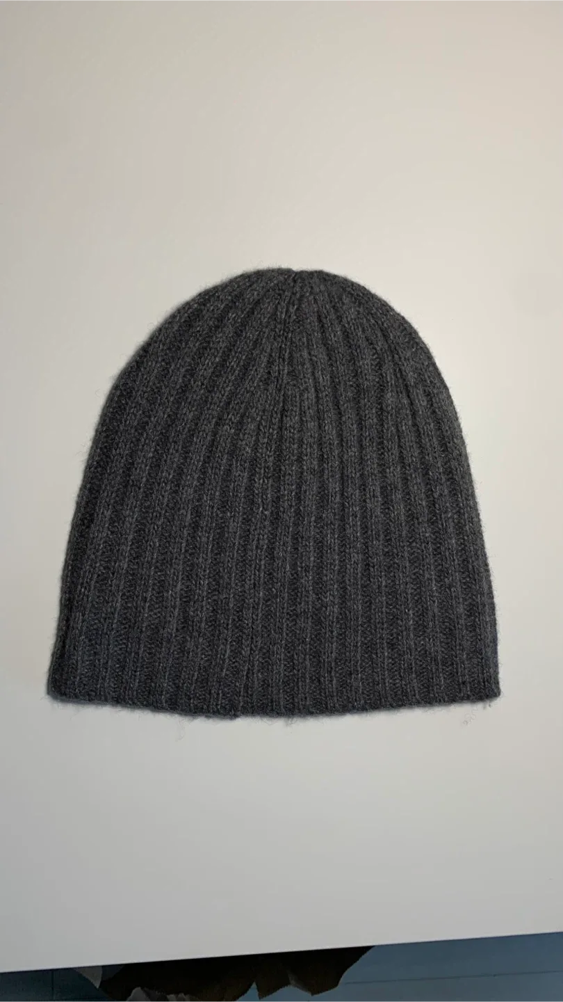 NEW! Polo Ralph Lauren Wool Ribbed Beanie image indicator(5)