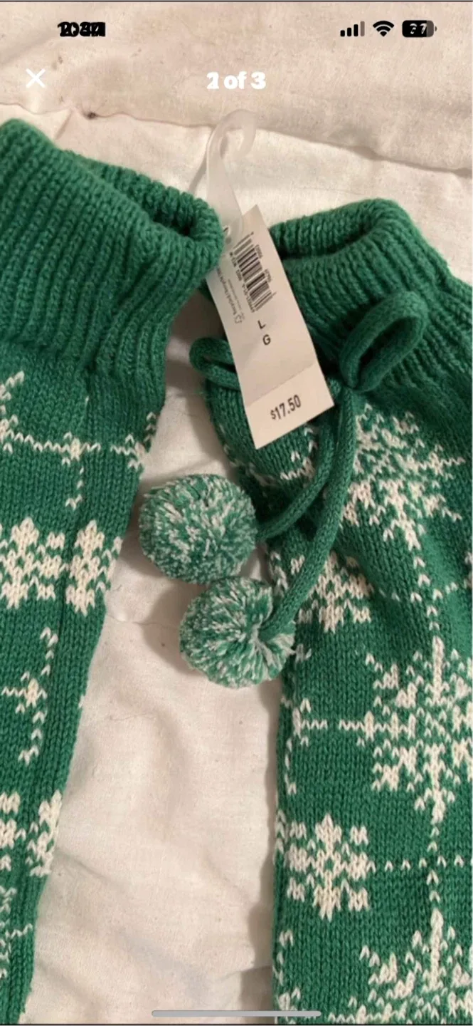 Old Navy Green Snowflake Slipper Socks - Size L image indicator(3)
