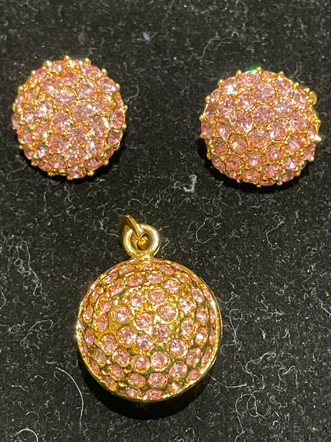 Unsigned designer Pink & Gold Tone Earrings and Pendant Set - photo 4