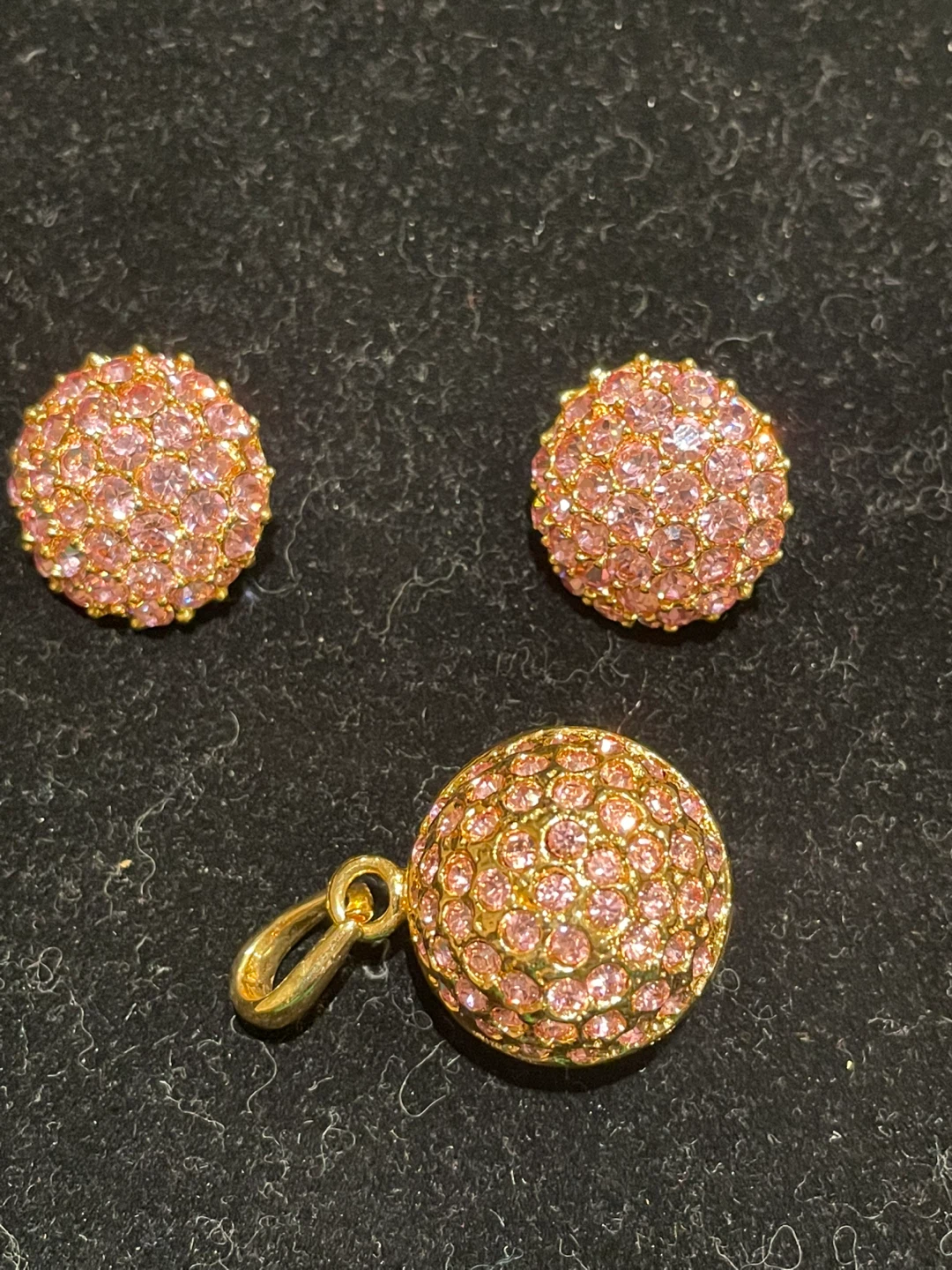 Unsigned designer Pink & Gold Tone Earrings and Pendant Set - photo 2