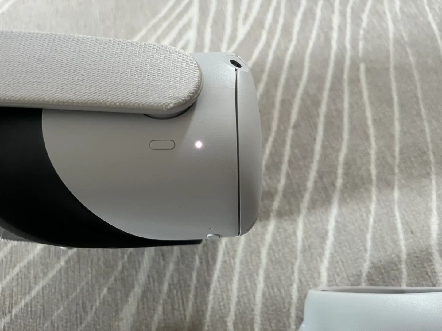 Meta Quest 2 - 128GB VR Headset - Like New image indicator(5)