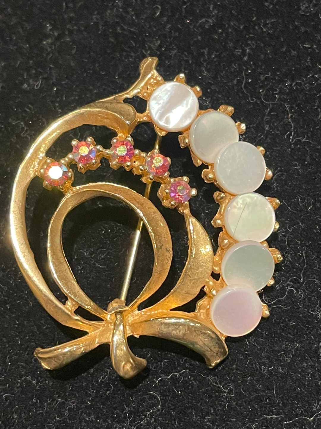 Vintage Gold Tone Brooch with Pearls and Rhinestones