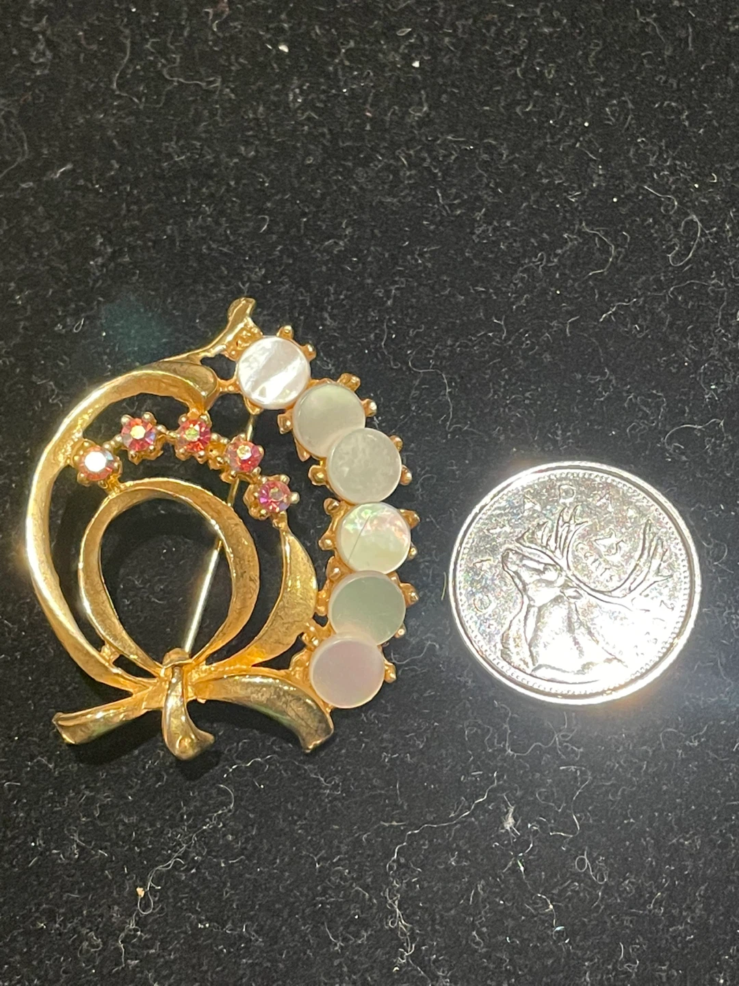 Vintage Gold Tone Brooch with Pearls and Rhinestones - photo 5