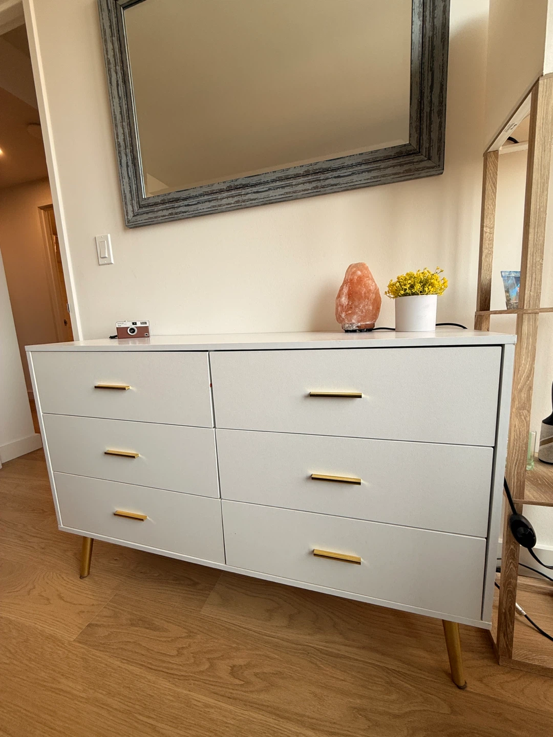 White 6-Drawer Dresser - photo 2