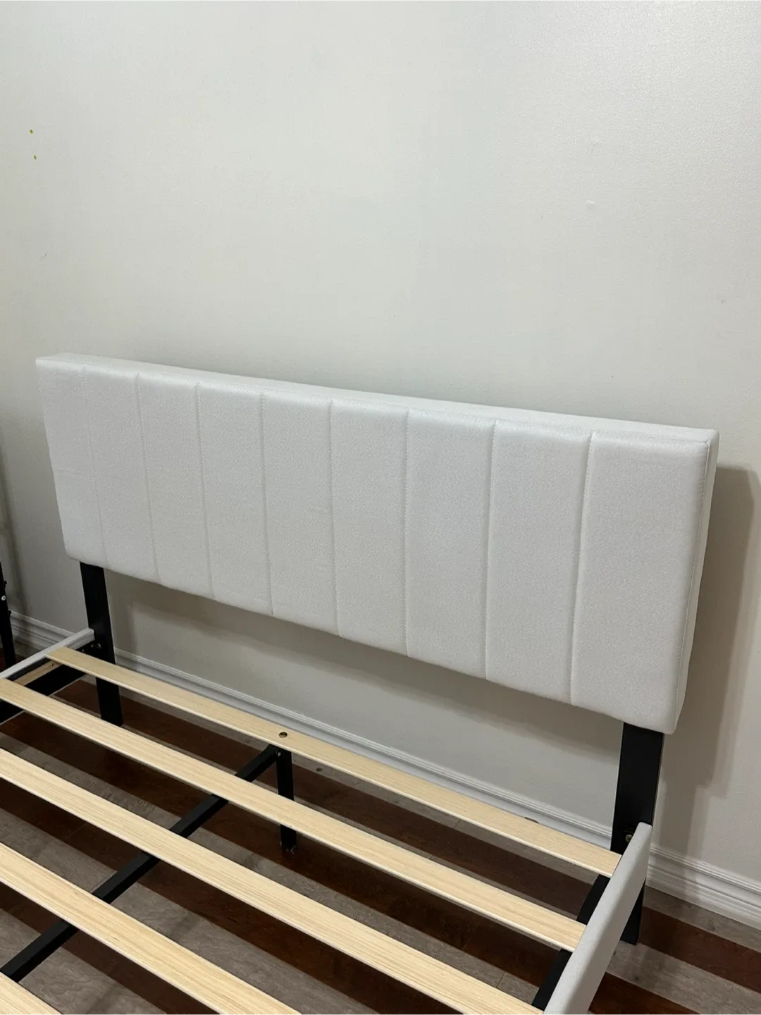 White Upholstered Bed Frame (Queen size) image indicator(4)