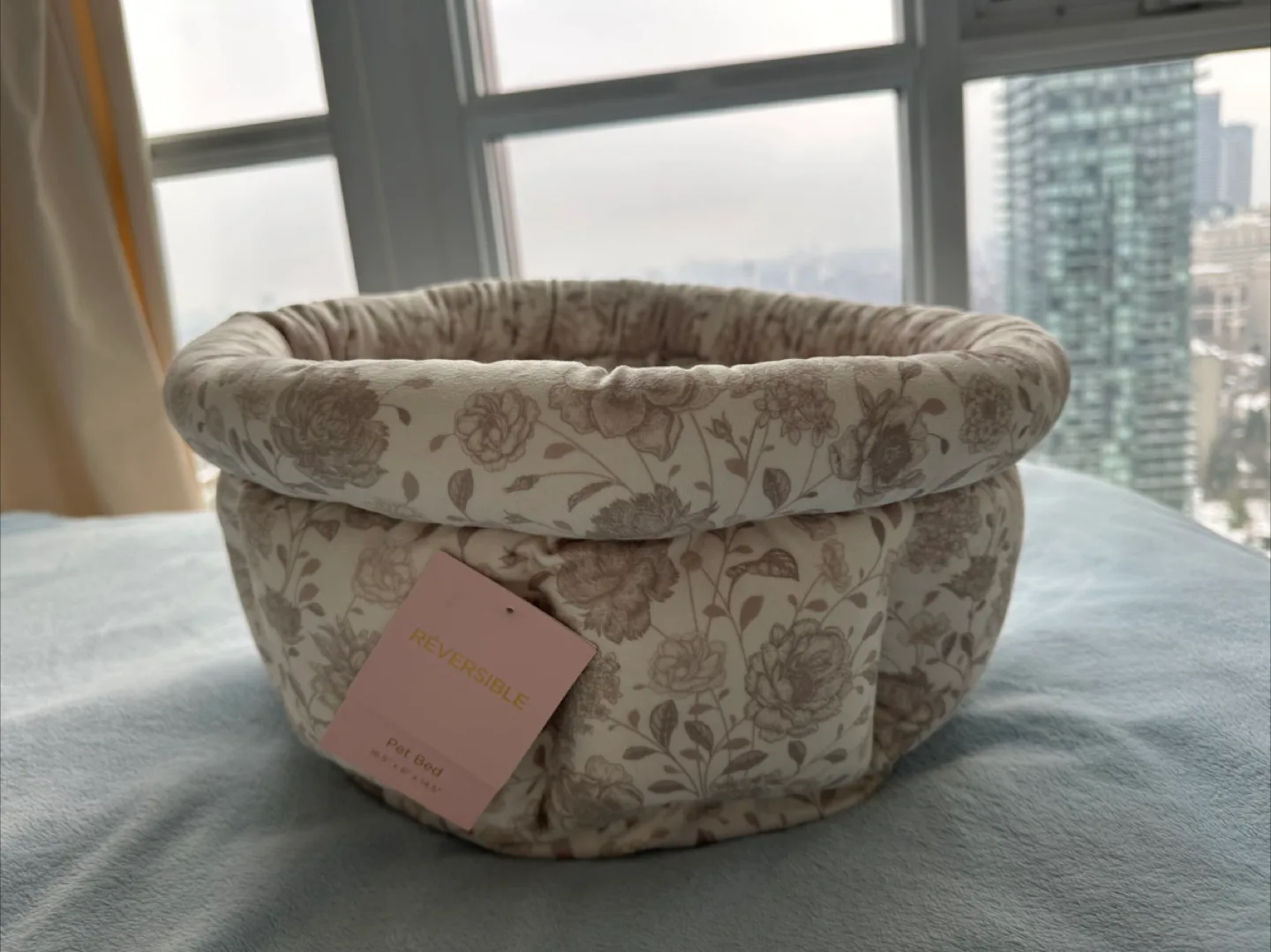 BNWT HomeSense small Pet Bed (16.5 x 8 x 14.5)