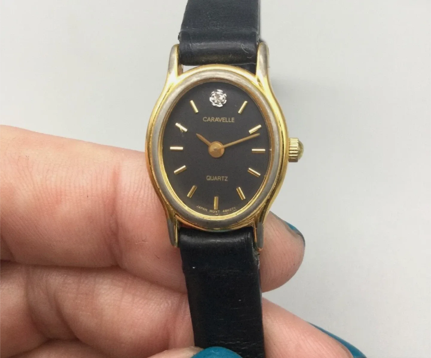 Vintage Caravelle Bulova Quartz Ladies Watch image indicator(2)
