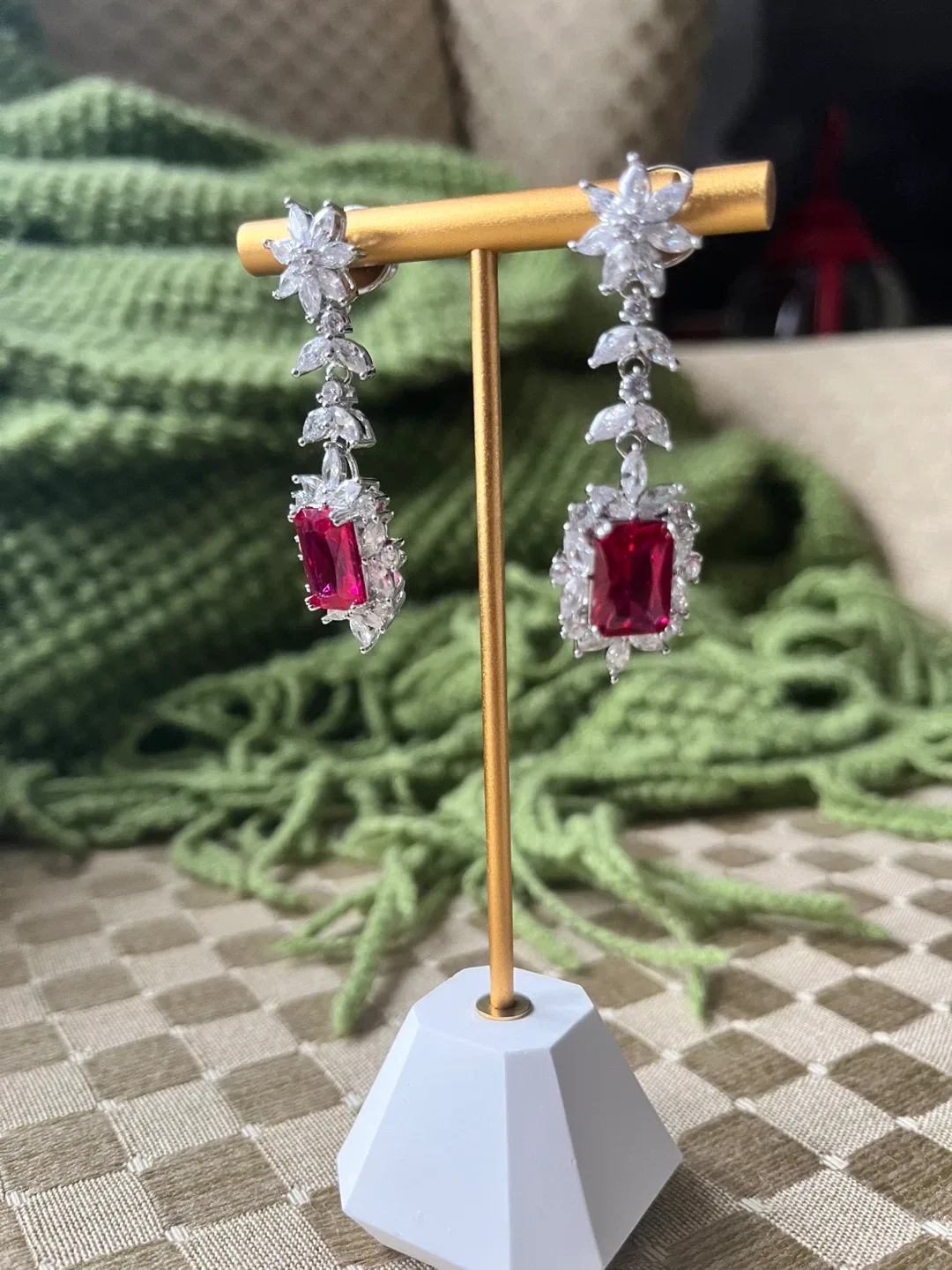 Red Gem Dangle Earrings image indicator(6)