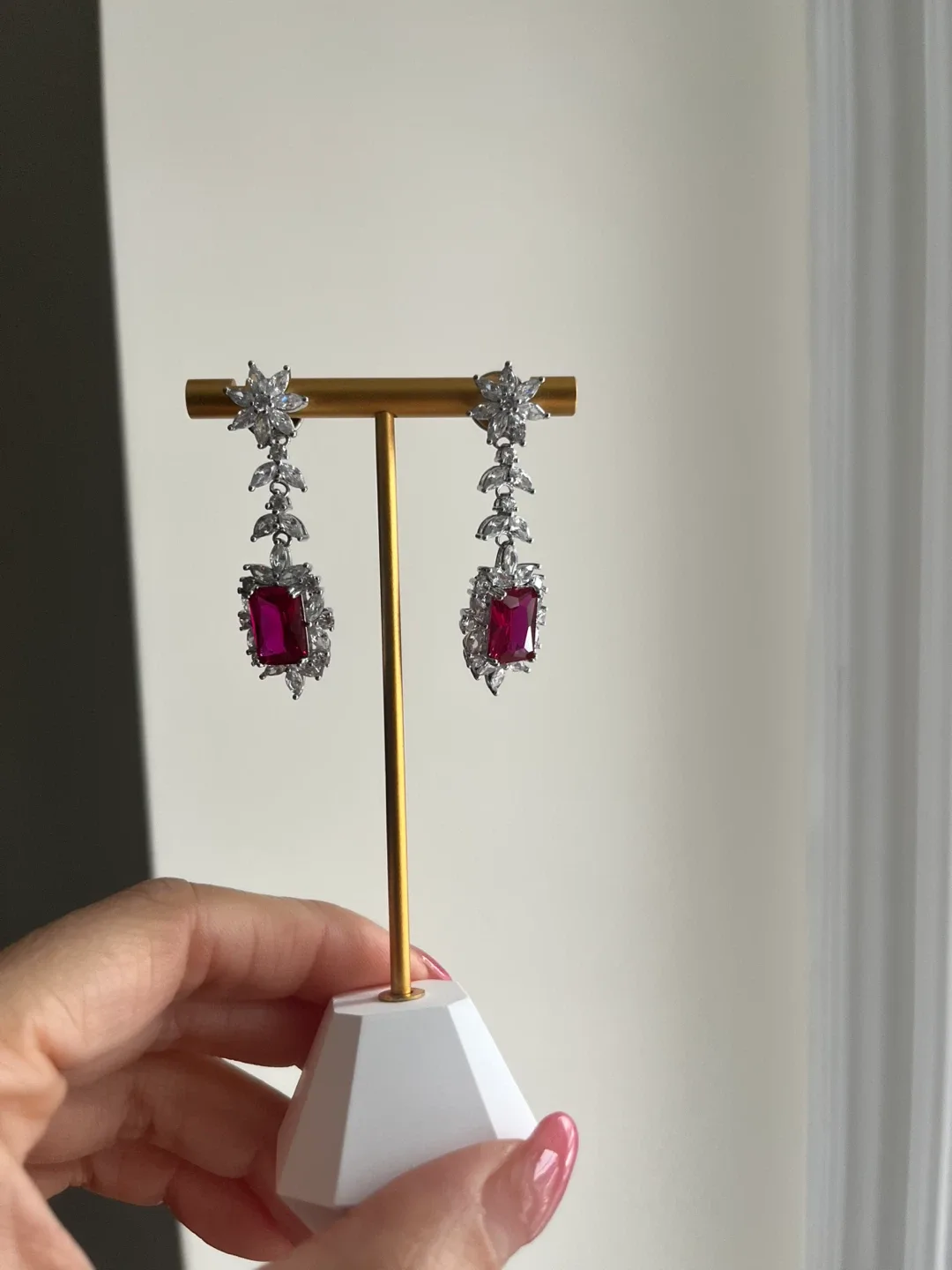 Red Gem Dangle Earrings image indicator(8)