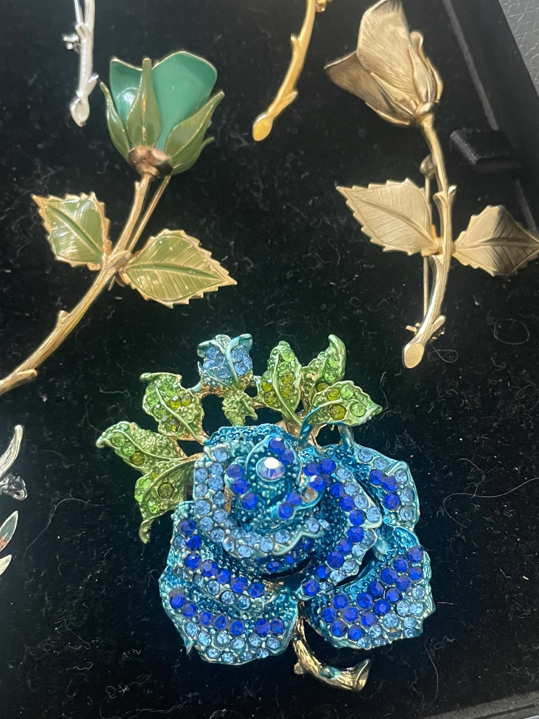 Stunning Vintage Floral Brooches - photo 5