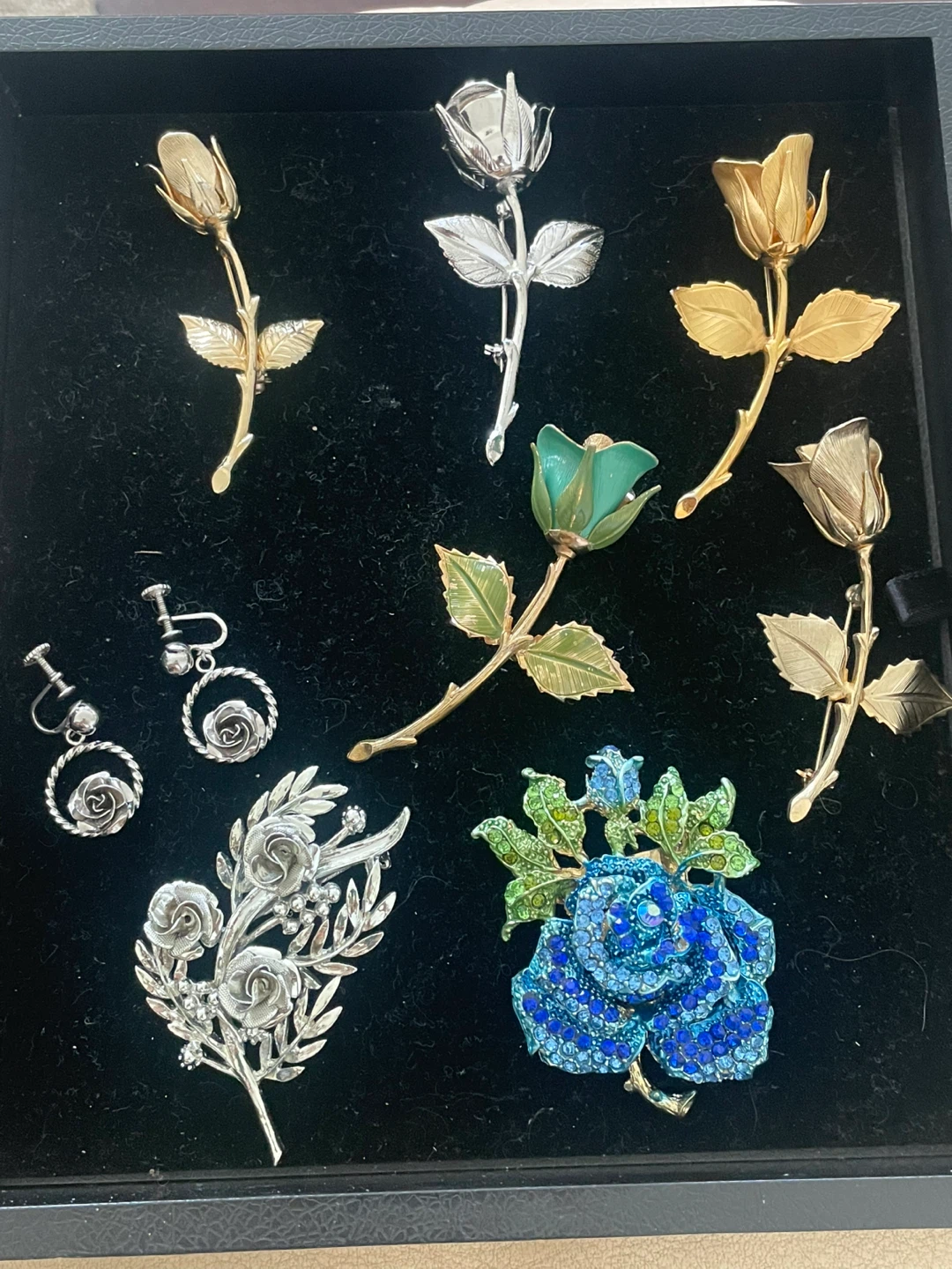 Stunning Vintage Floral Brooches - photo 4
