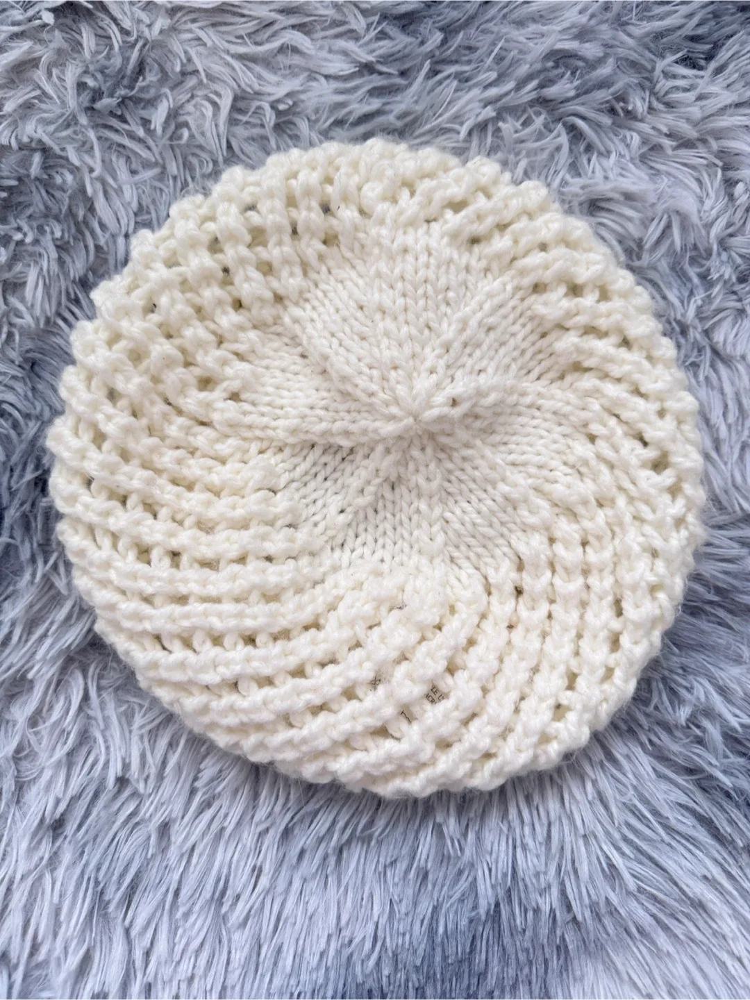 Smart Set White Knit Beret