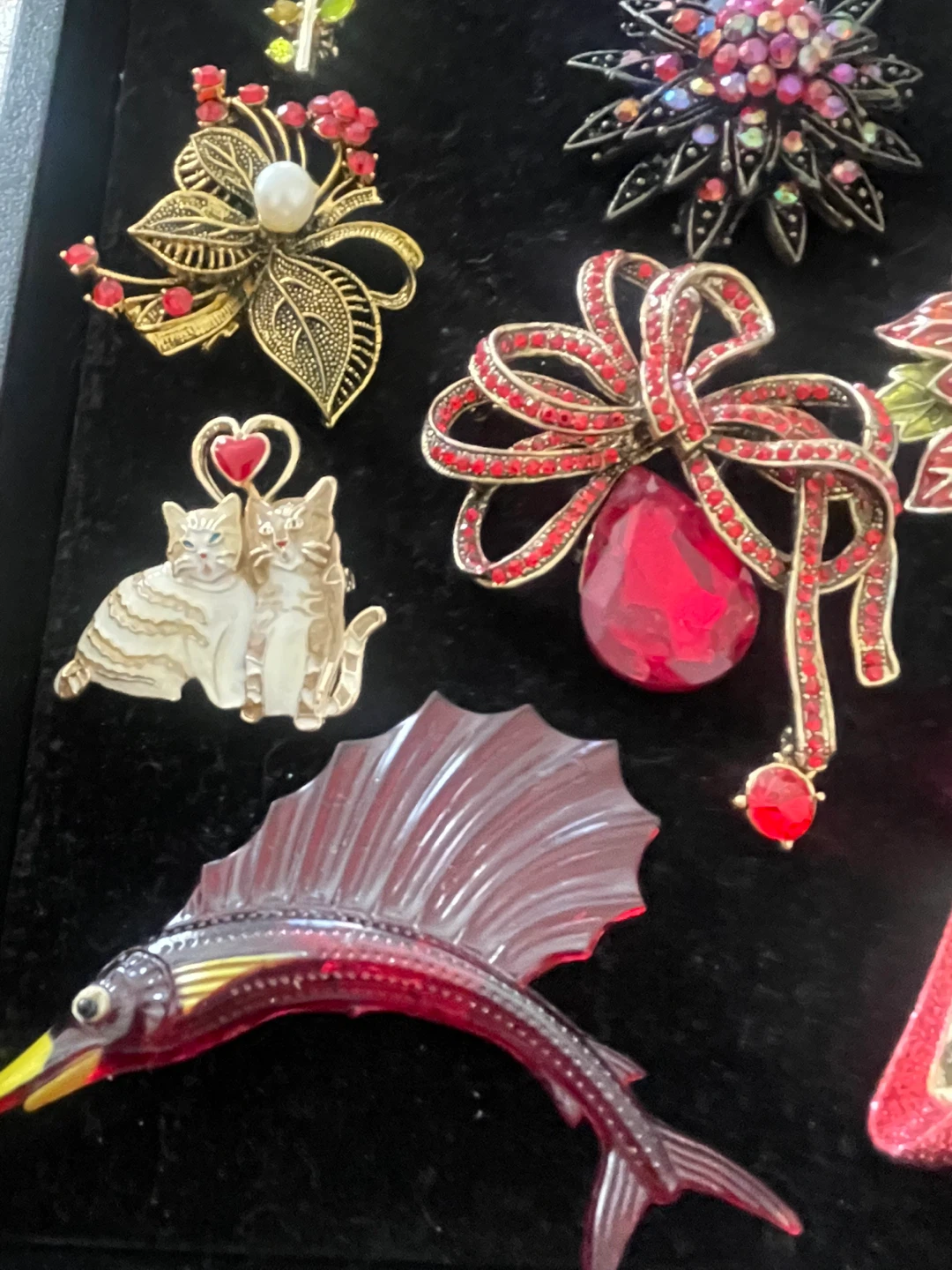 Stunning Vintage Brooches - Assorted Styles - photo 5