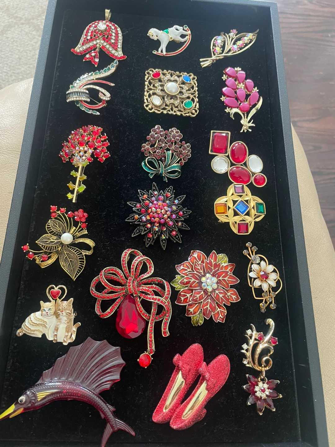 Stunning Vintage Brooches - Assorted Styles