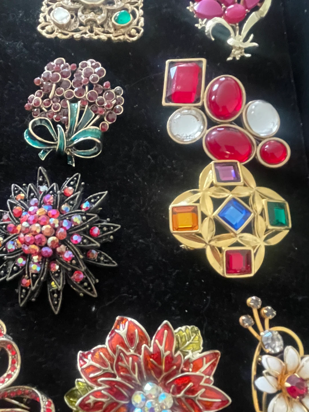 Stunning Vintage Brooches - Assorted Styles - photo 3