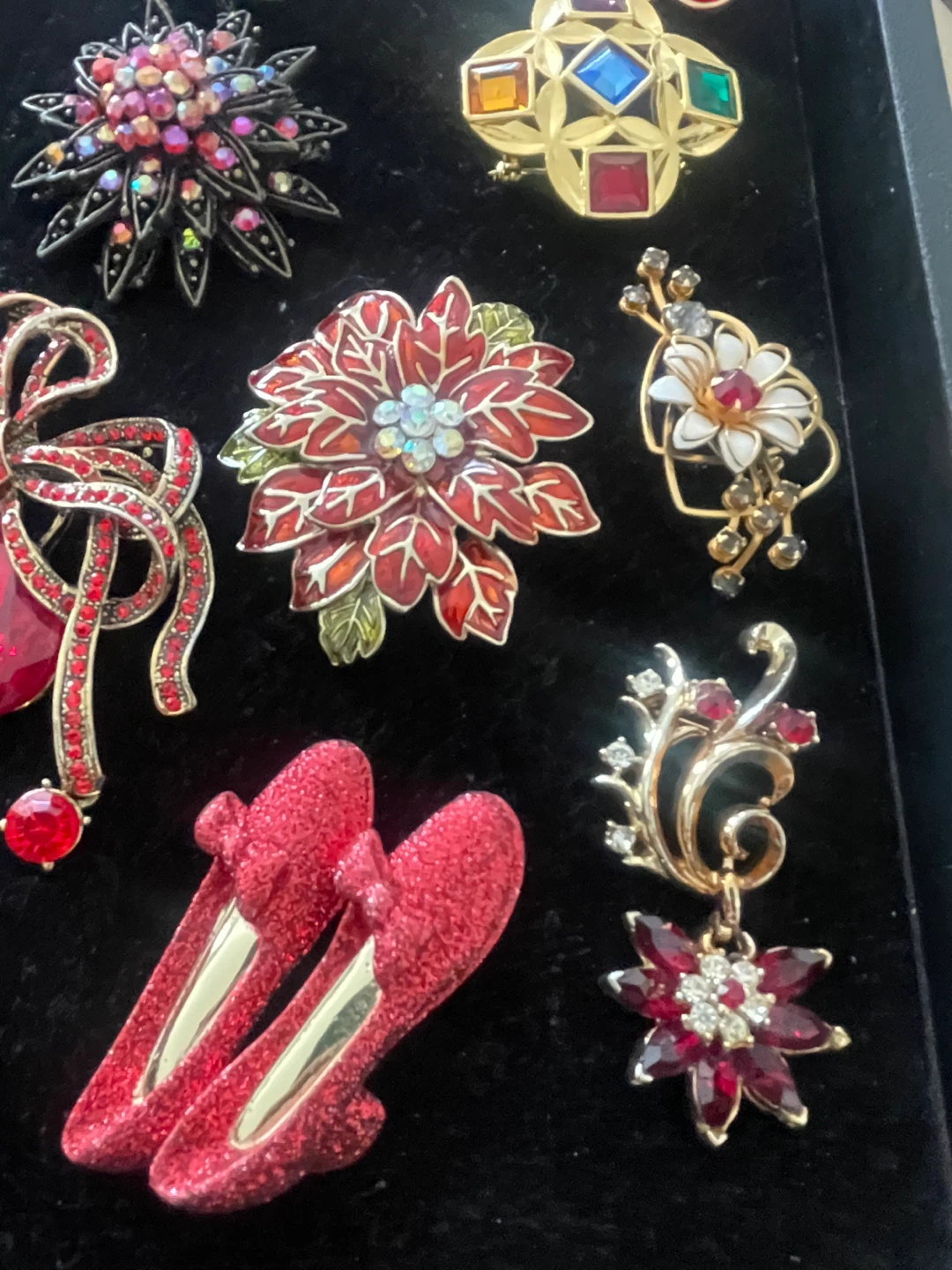 Stunning Vintage Brooches - Assorted Styles - photo 4
