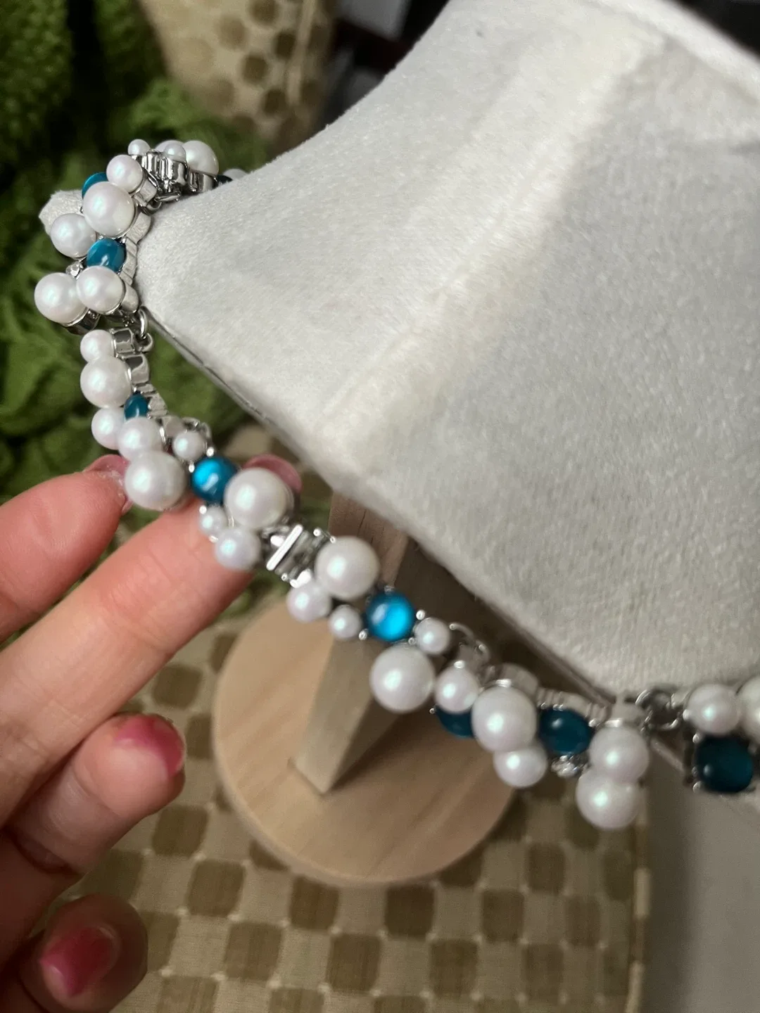 Pearl and Gemstone Necklace image indicator(4)