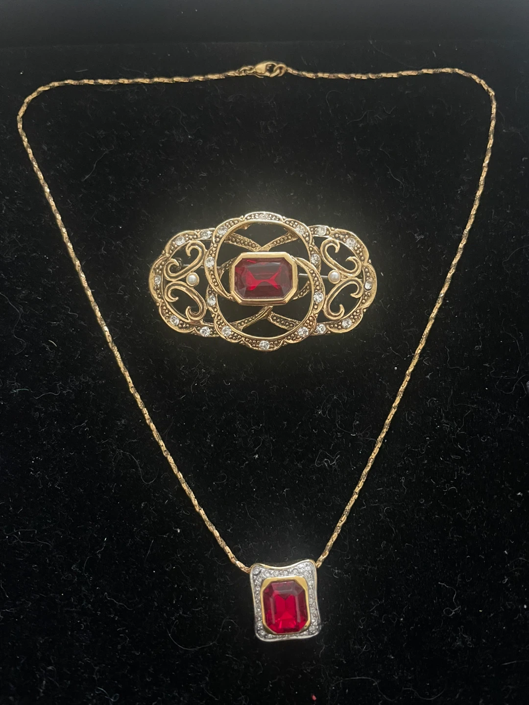 Stunning STAMPED Red crystal Pendant Necklace and brooch - photo 2