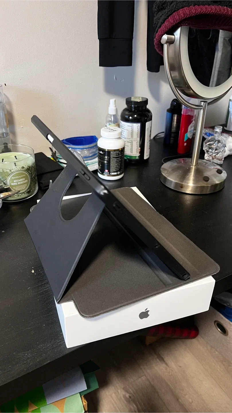 iPad gen9 with 3rd party  Pencil & Case image indicator(2)