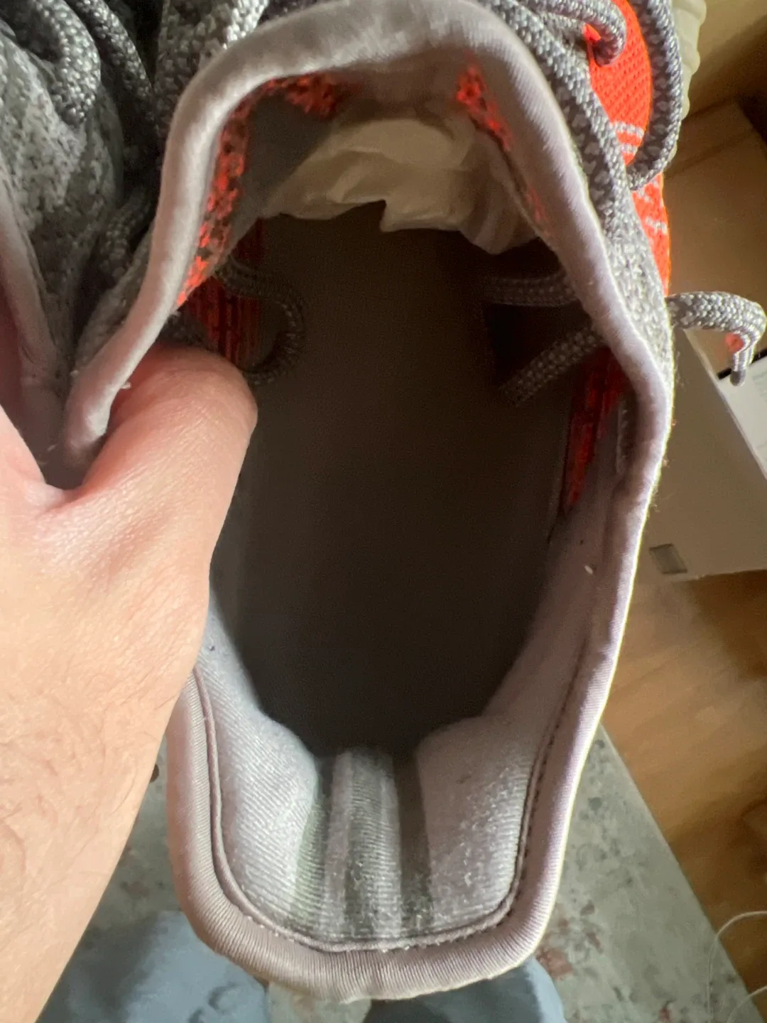 Adidas Yeezy Boost 350 V2 Beluga Size 10.5 image indicator(4)