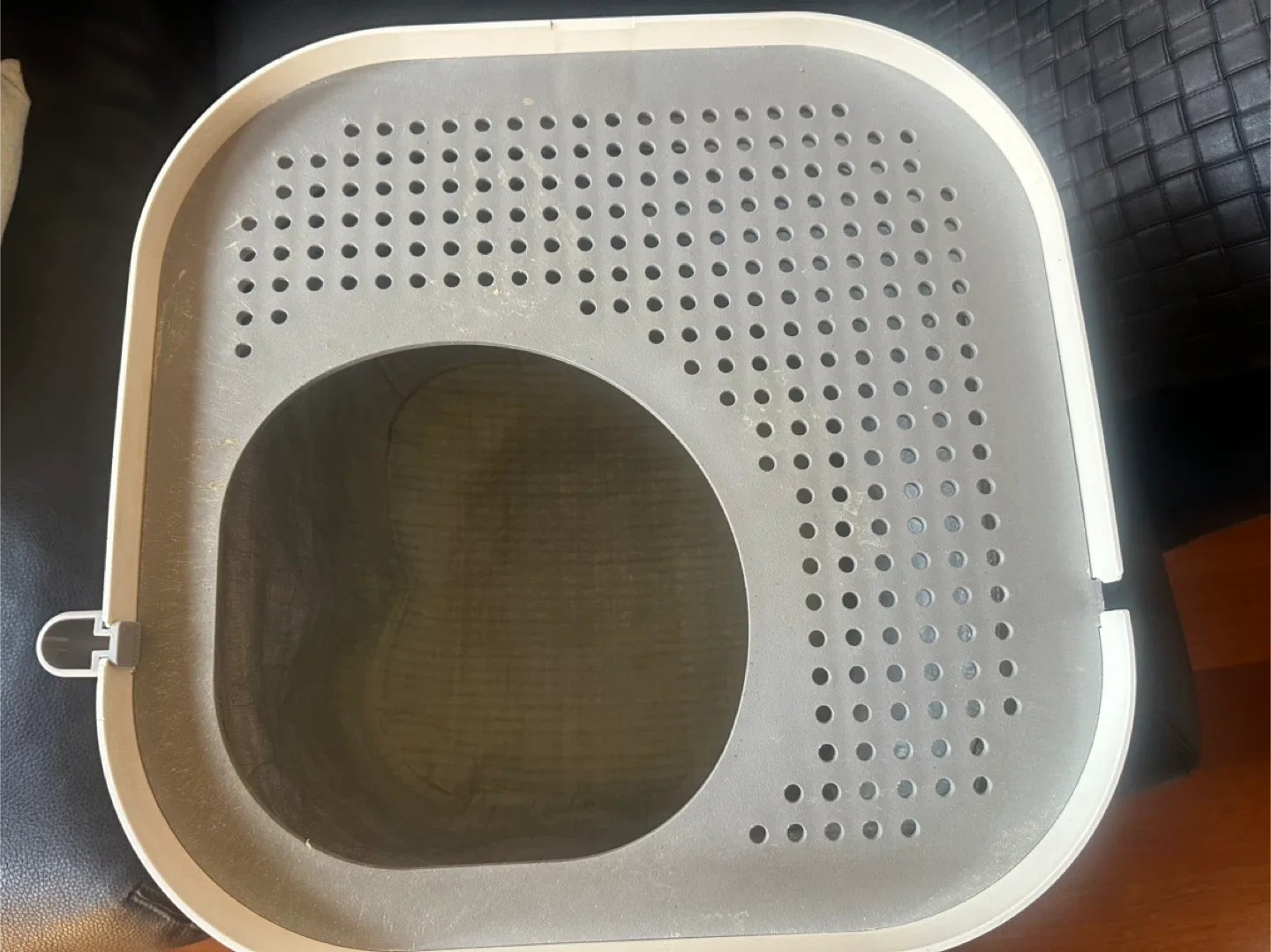 Modern Cat Litter Box - Top Entry image indicator(2)